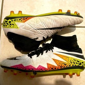 Soccer/football cleats